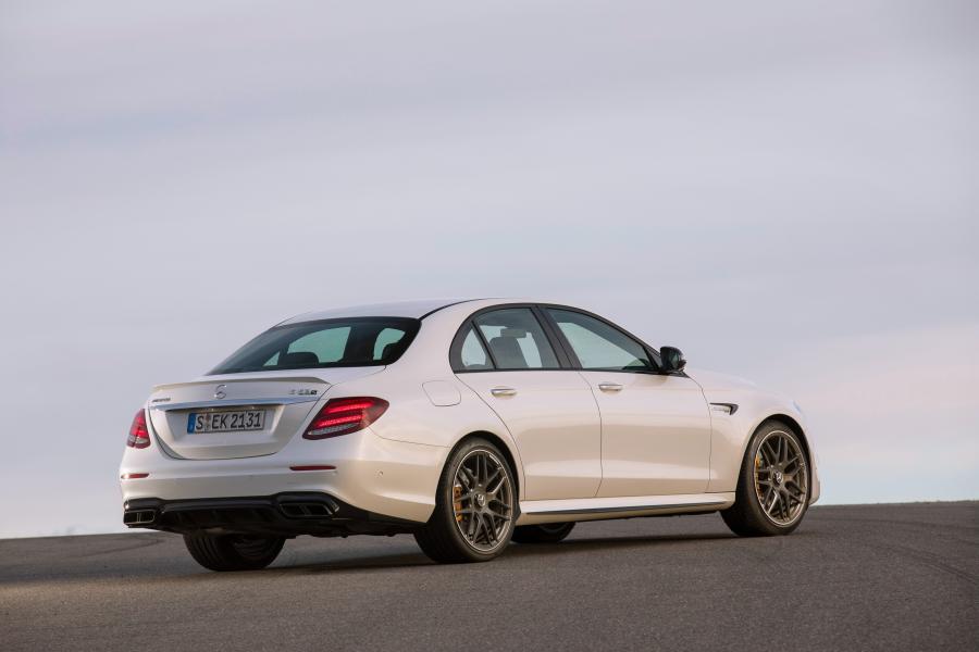  Mercedes-AMG E63 S 4Matic 2017 года  (WW) (фото 45 из 52)